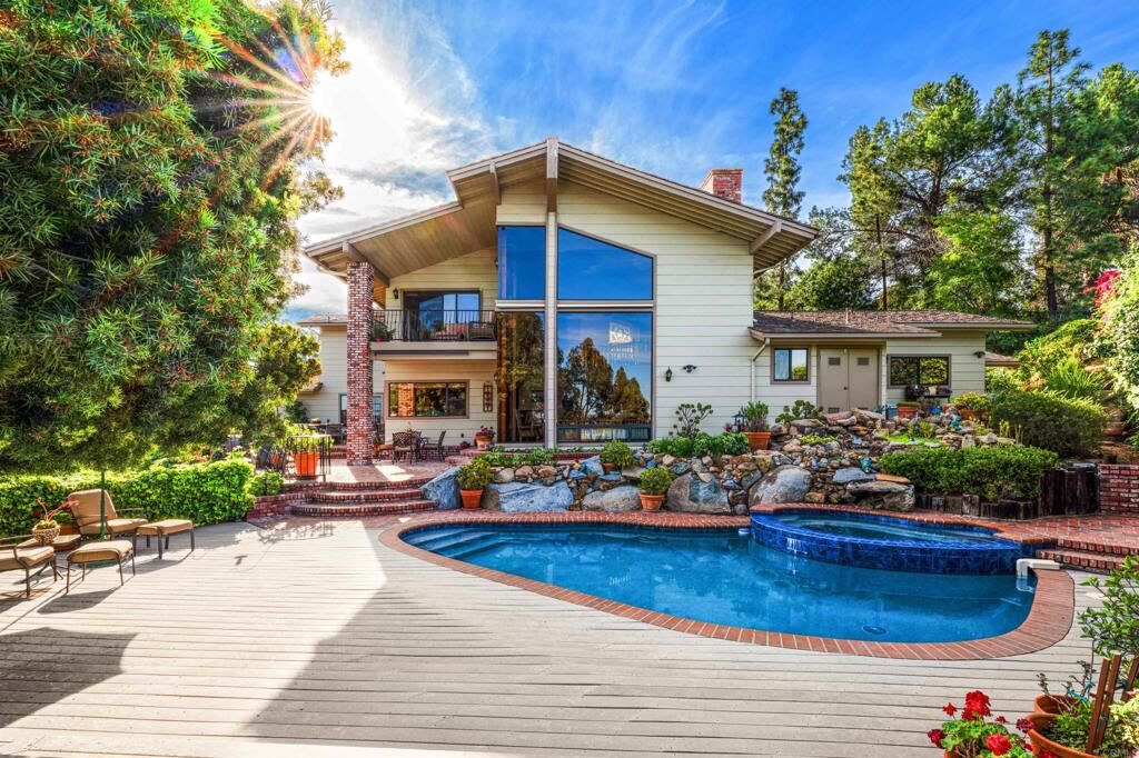 Property Photo: 1605 Vista Del Valle CA 92019