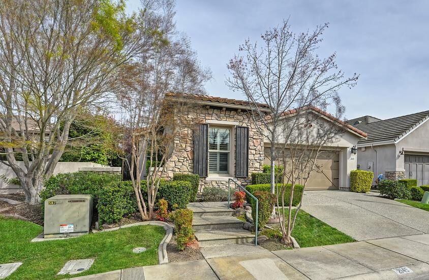 Property Photo:  2145 Ryedale Lane  CA 95835 