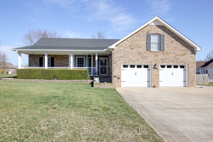 Property Photo:  102 Gallant Ct  TN 37043 