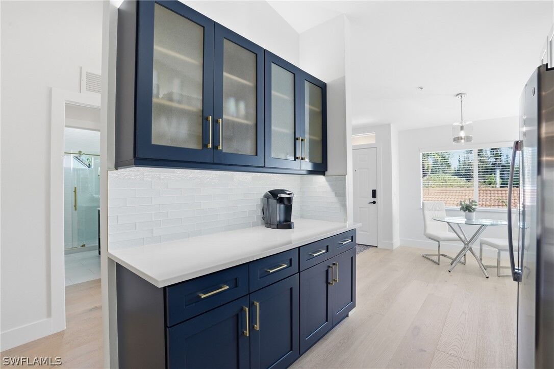 Property Photo: 2386 Magnolia Avenue 7816 FL 34112