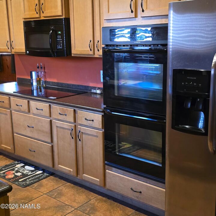 Property Photo:  413 N Cottonwood Avenue  AZ 86047 