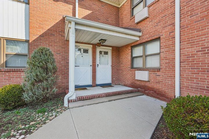 Property Photo:  21 Colonial Drive 211  NJ 07424 