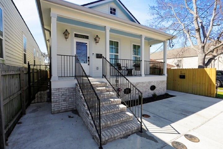 Property Photo:  2024 Mandeville Street  LA 70117 