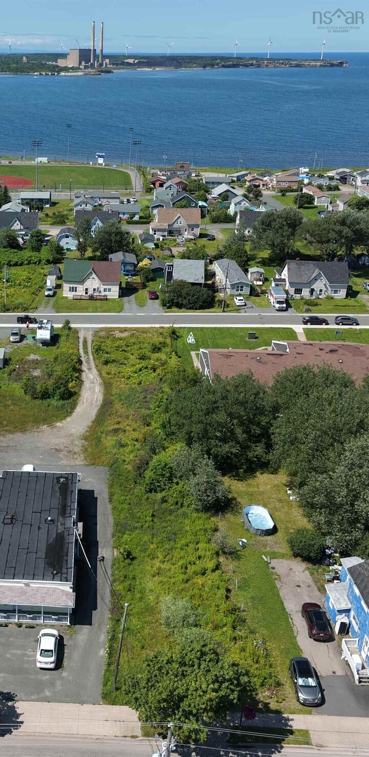 Commercial St Dominion Land — photo 1