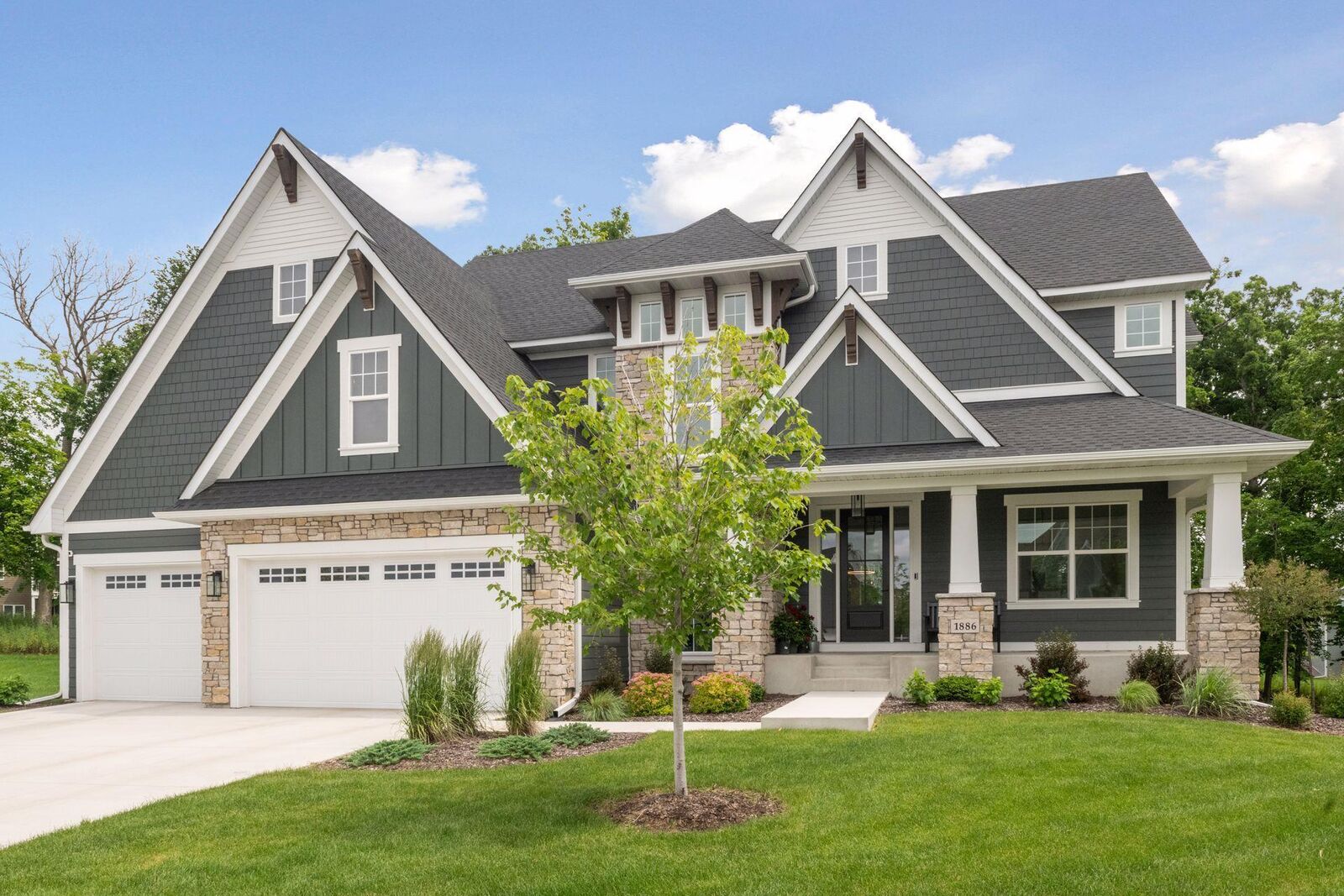 Property Photo: 1886 Della Drive MN 55317