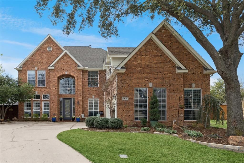 Property Photo: 4016 Kimbell Drive TX 76244