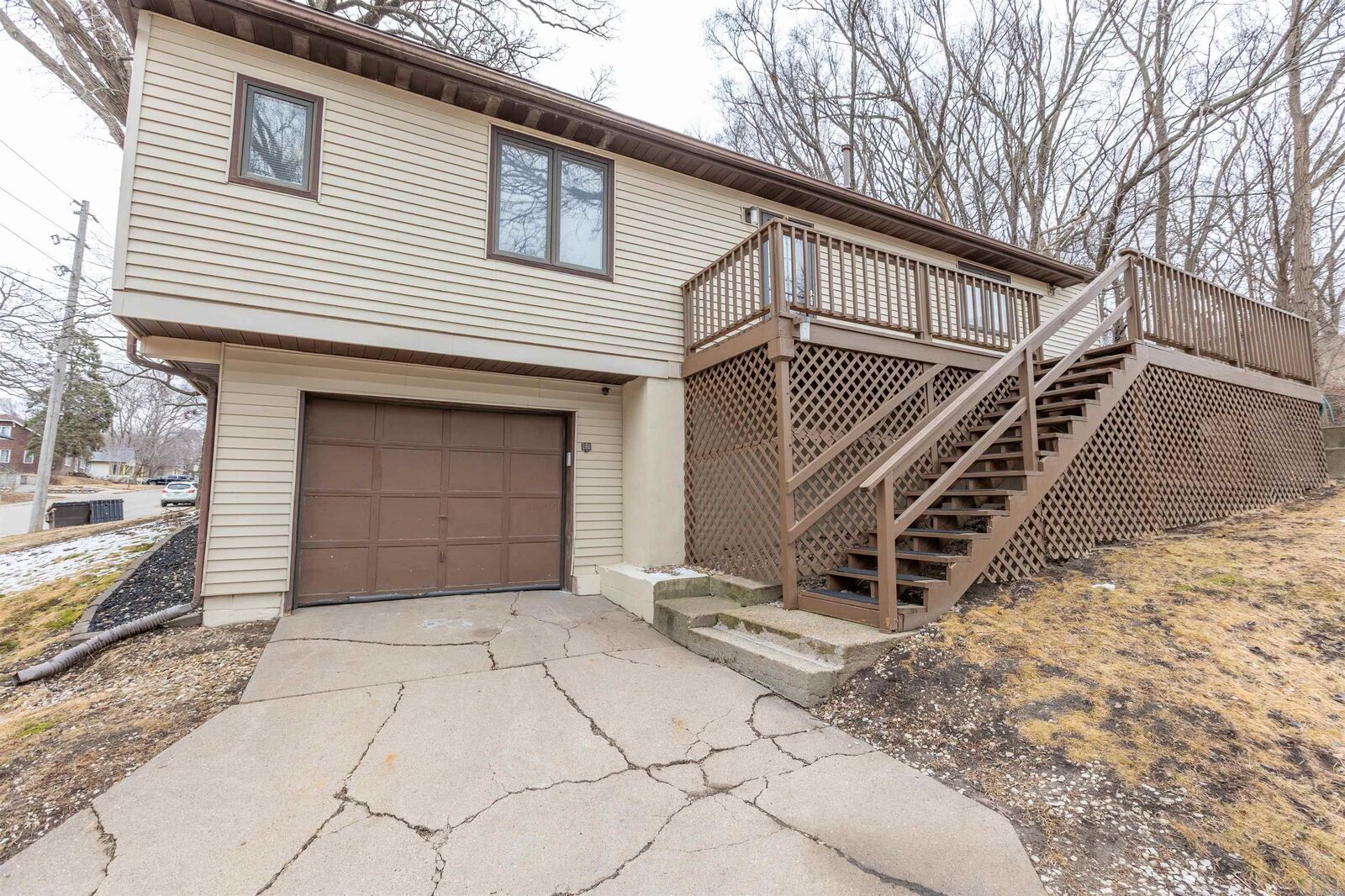 Property Photo:  2526 Macomb Avenue  IA 51106 