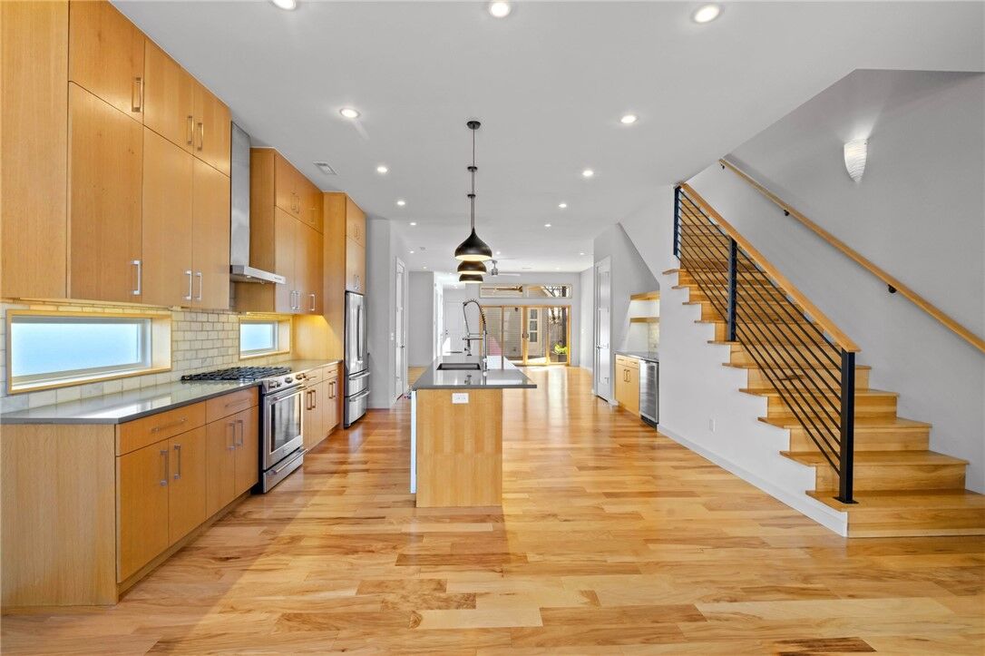 Property Photo: 218 SE 7th Street AR 72712