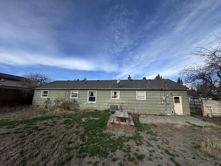 Property Photo:  930 NW Canyon Drive  OR 97756 
