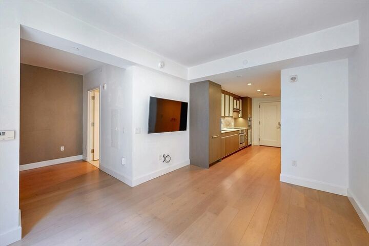 Property Photo:  100 Lovejoy Wharf 5Q  MA 02114 