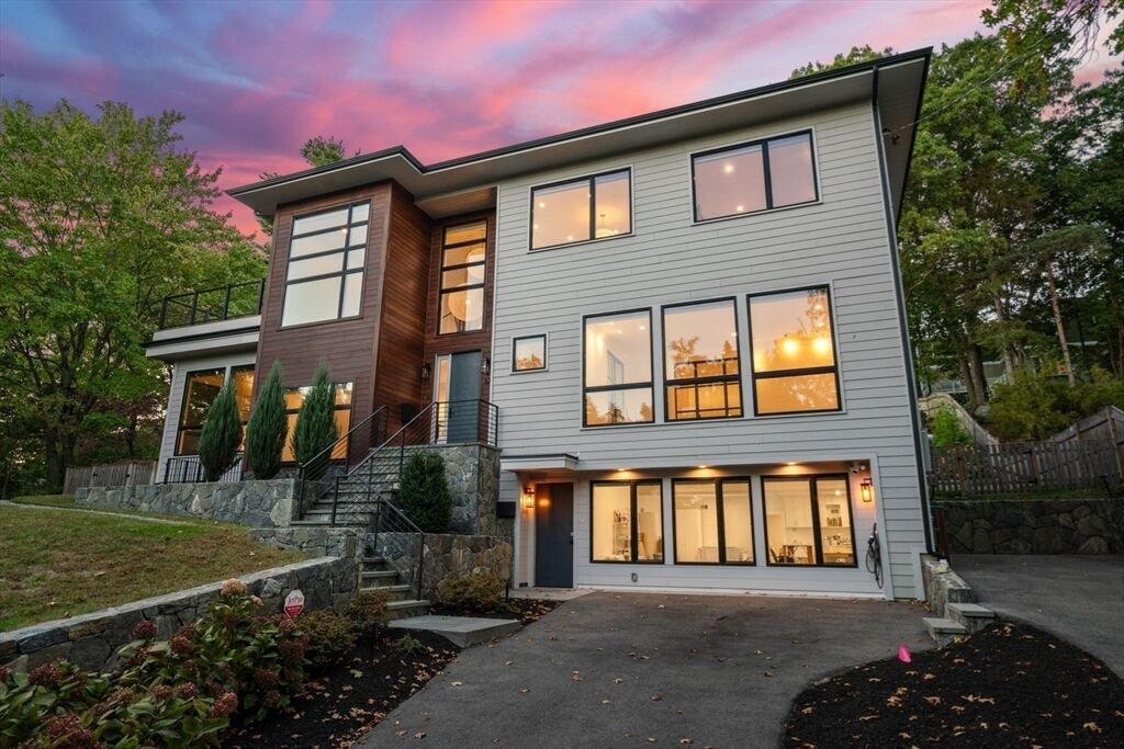 Property Photo:  61 Lakeview Ave  MA 02460 