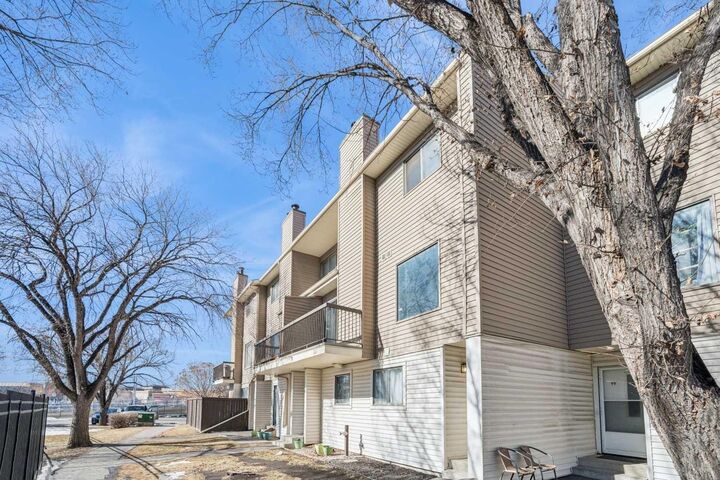 2519 38 Street NE 98 — photo 1