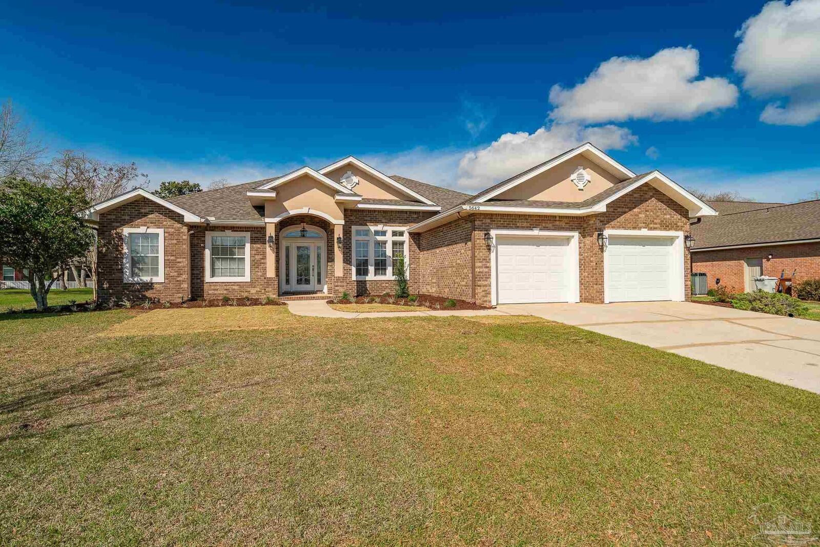 Property Photo: 5642 Highland Lake Dr FL 32583