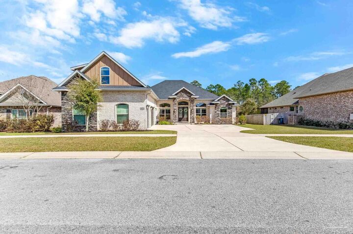Property Photo:  5824 Huntington Creek Blvd  FL 32526 
