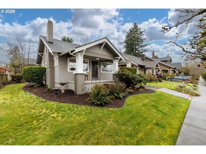 Property Photo:  2945 NE 68th Ave  OR 97213 