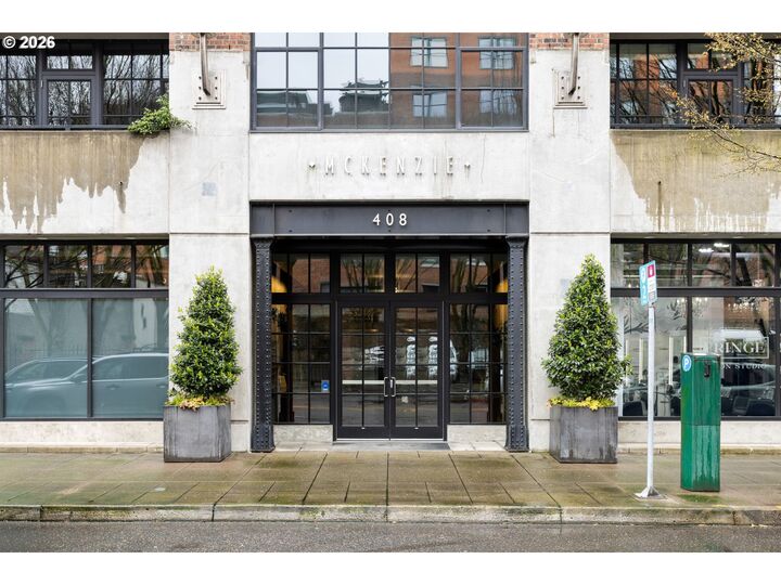 Property Photo:  408 NW 12th Ave 214  OR 97209 