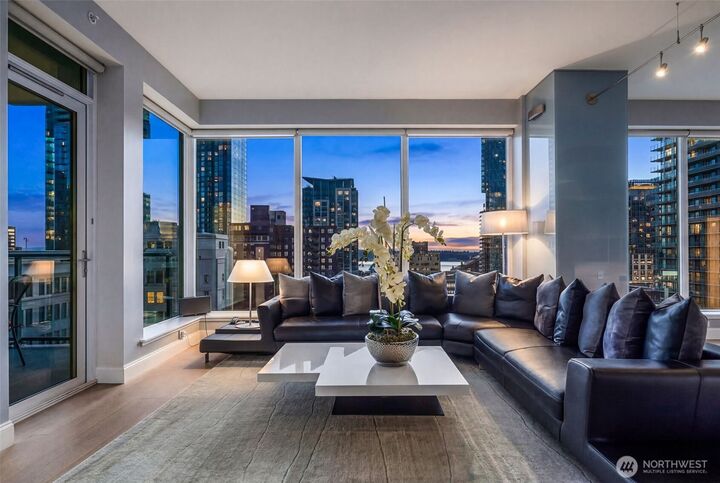 Property Photo:  1920  4th Avenue 1405  WA 98101 