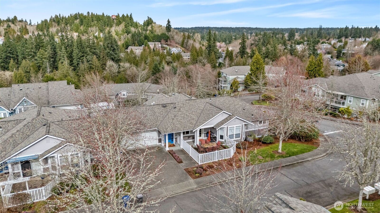 Property Photo:  22540 SE 45th Street 2650  WA 98029 
