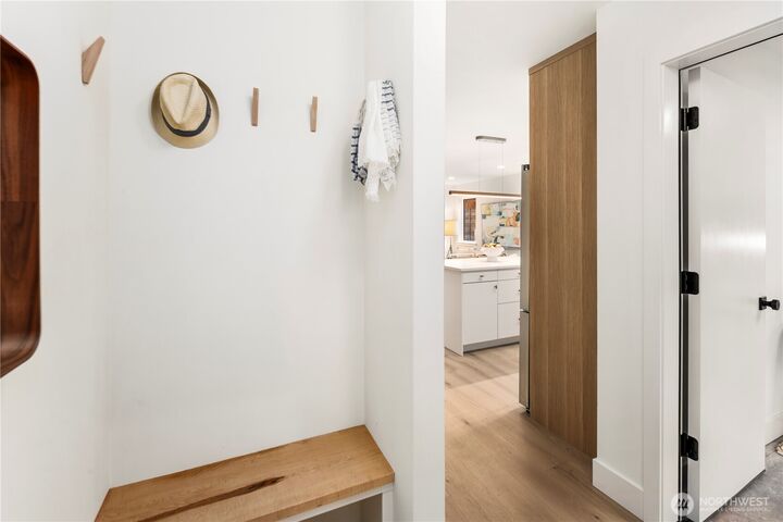 Property Photo: 524 NE 89th Street B WA 98115