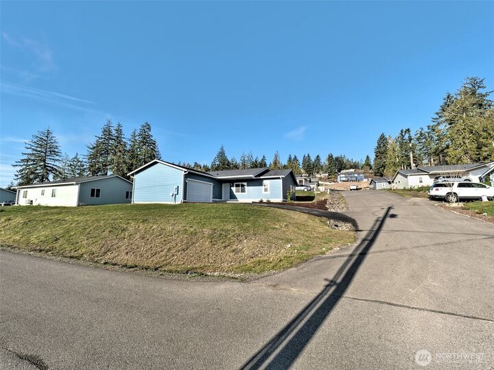Property Photo:  11 E Eberhart Lane  WA 98524 