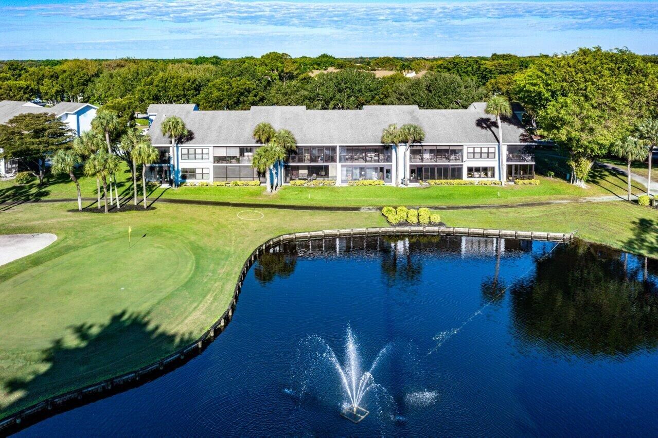 Property Photo: 5020 Golfview Court 1415 FL 33484
