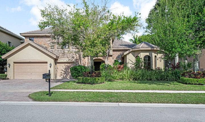 Property Photo:  10513 Versailles Boulevard  FL 33449 