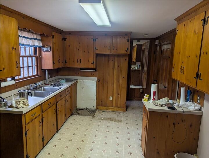 Property Photo:  23 Wildrose Court  RI 02888 