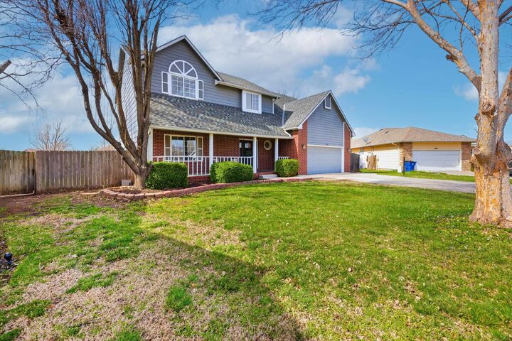 Property Photo:  1805 S Hoyt Cir  KS 67207 