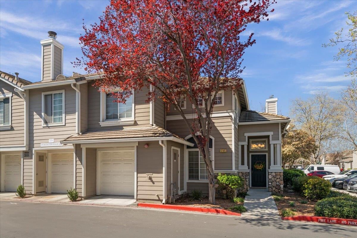 Property Photo: 6185 Lavendula Way CA 95119