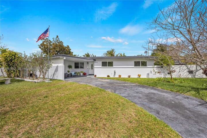 Property Photo: 8711 SW 191st St FL 33157