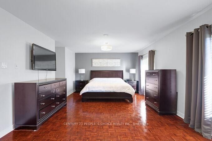 Property Photo:  49 Humber Forest Court  ON L4H 1N3 