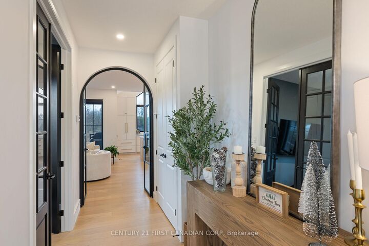 Property Photo:  2190 Linkway Boulevard  ON N6K 0K8 