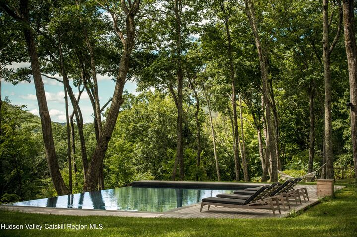 Property Photo:  55 Nordic  NY 12498 