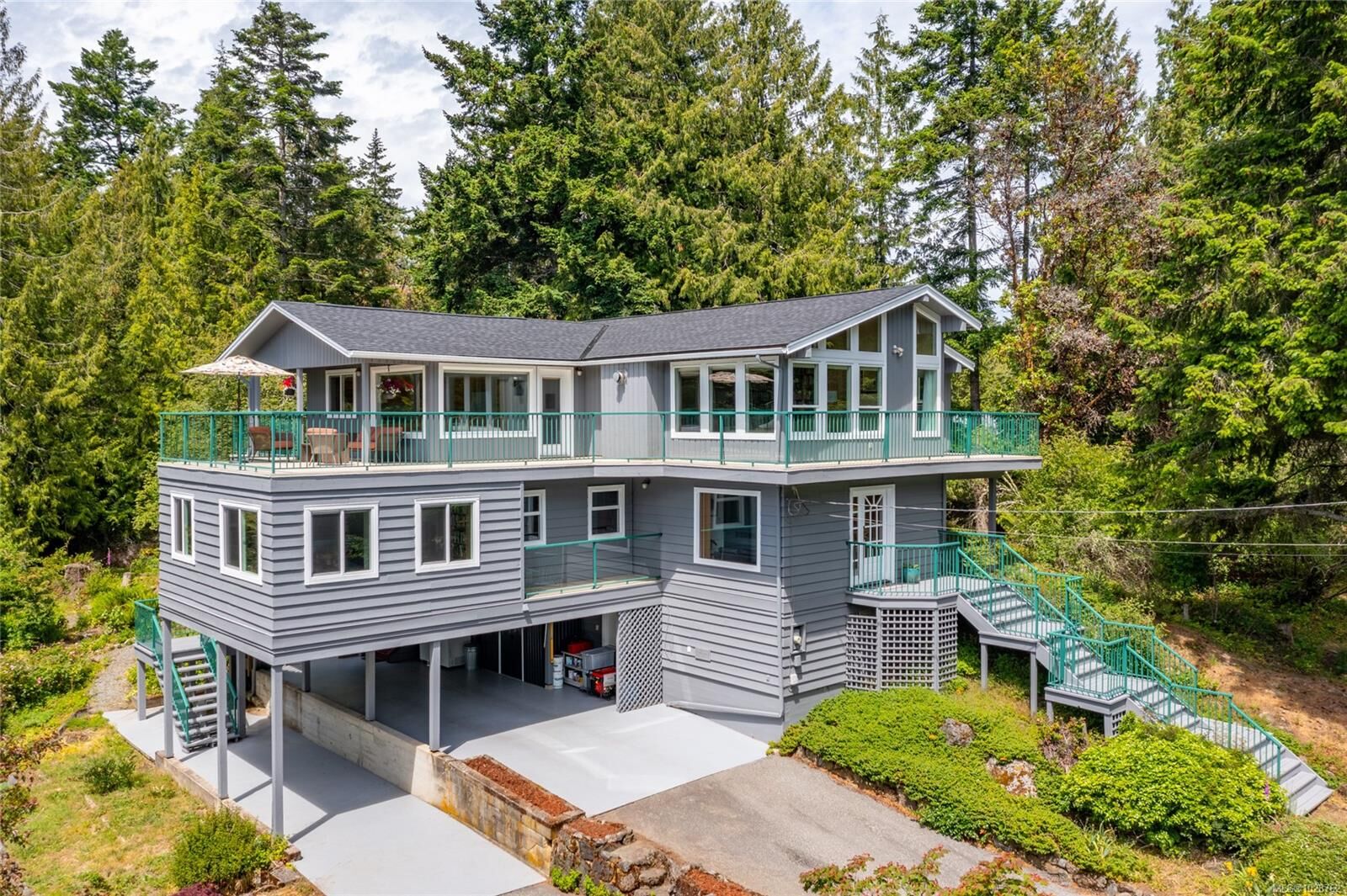 Property Photo: 4826 Cannon Cres BC V0N 2M2