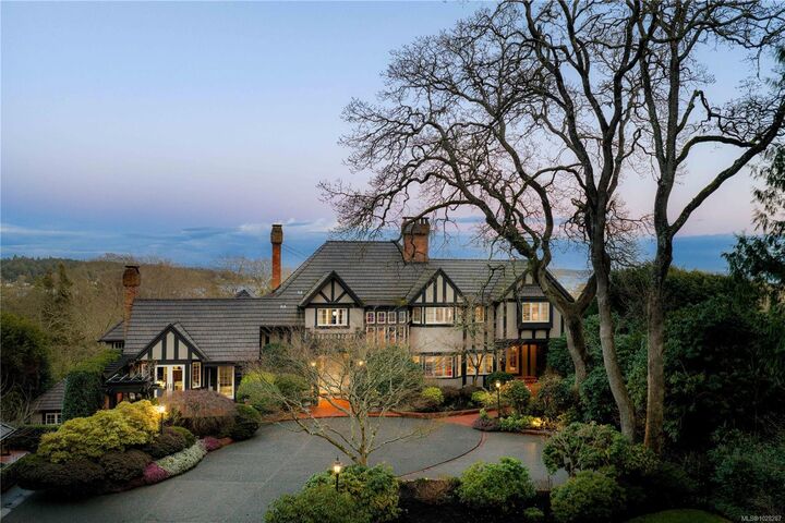 Property Photo:  3475 Upper Terrace Rd  BC V8R 6E6 