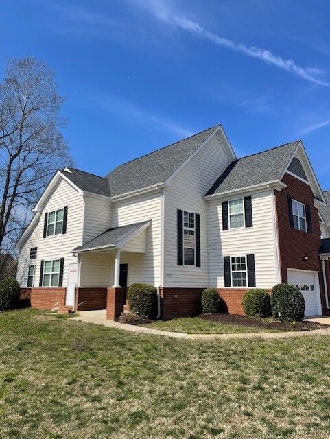 Property Photo:  1201 Rustads Circle  VA 23188 