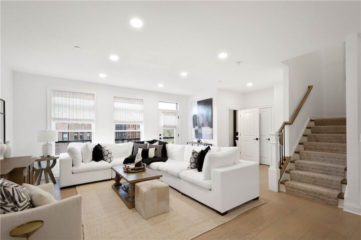 Property Photo: 423 Magnolia Dr PA 15367