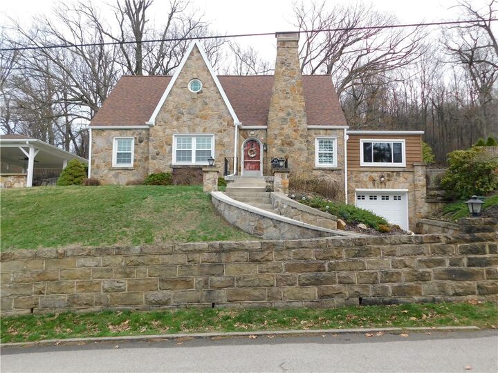 Property Photo:  1025 Isabella Road  PA 15425 