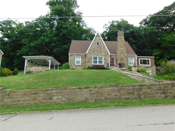 Property Photo:  1025 Isabella Road  PA 15425 