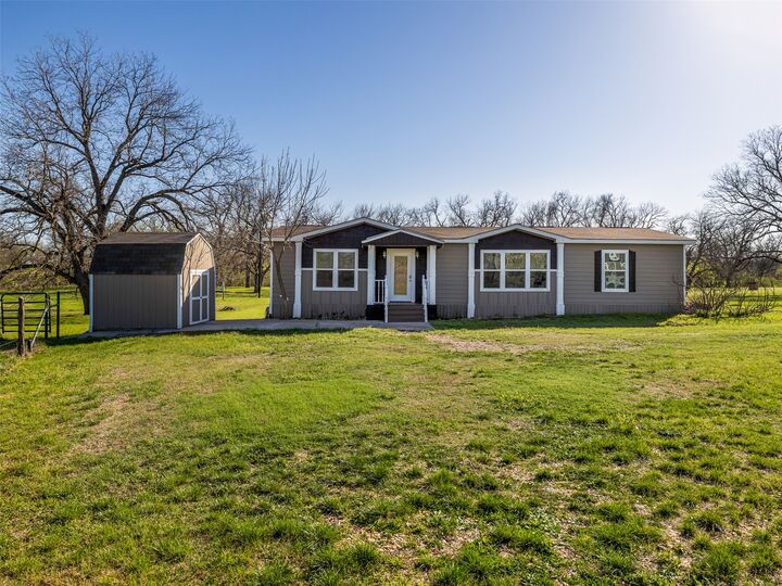 Property Photo:  400 Private Road 4295  TX 76567 