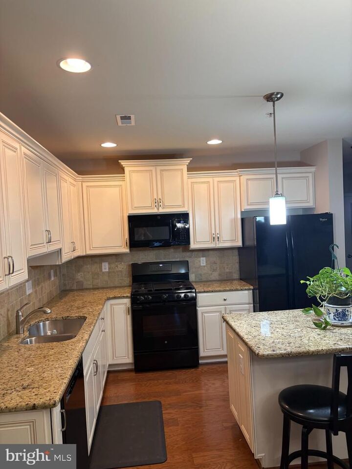 Property Photo: 121 Bradbury Drive B PA 19401