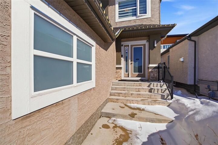 Property Photo: 113 Wapta Crescent MB R3X 0P1