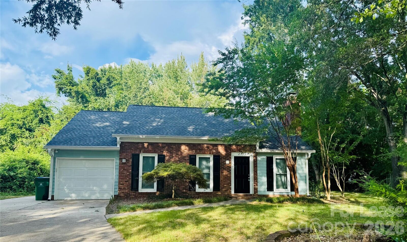 Property Photo:  2423 Emstead Court  NC 28210 