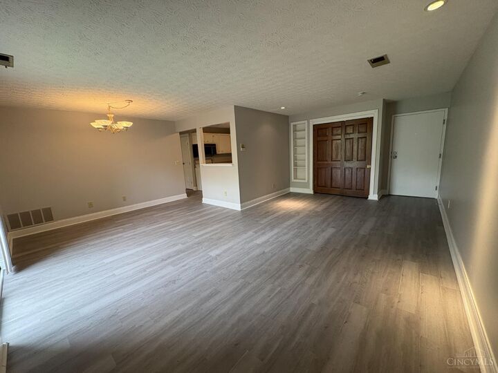 Property Photo:  7234 Creekview Drive  OH 45247 