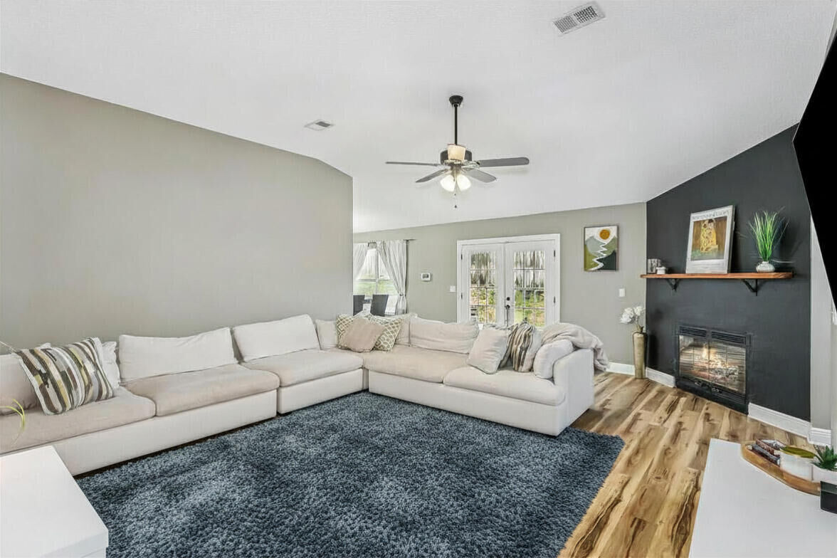 Property Photo: 1238 Northview Drive FL 32536