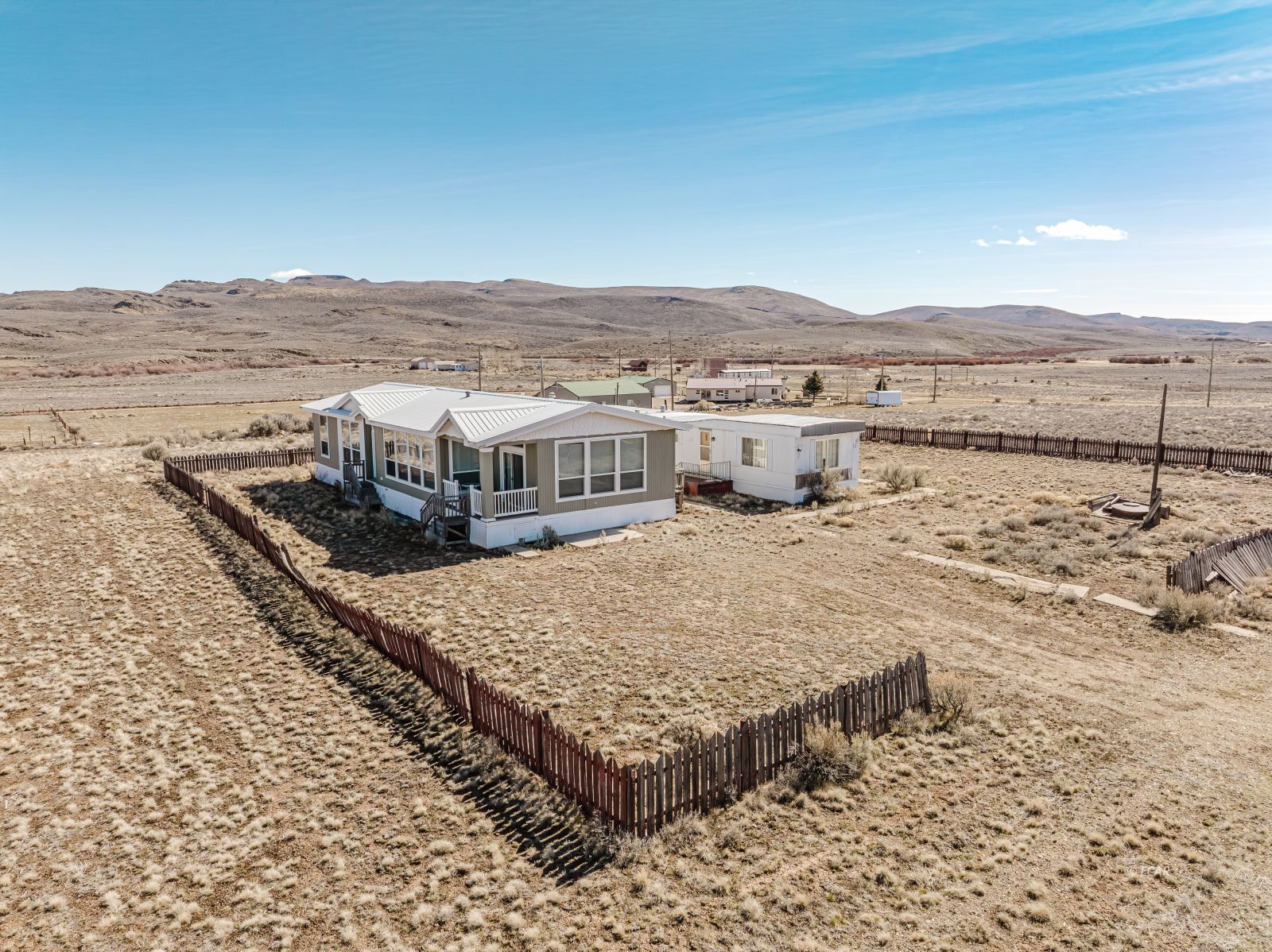 Property Photo: 418 Cinnabar Avenue NV 89801