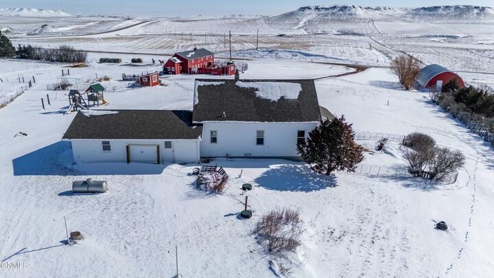 Property Photo: 6890 51st Avenue SW ND 58529