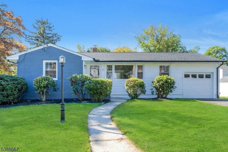 Property Photo:  1 Crestwood Ln  NJ 07066 