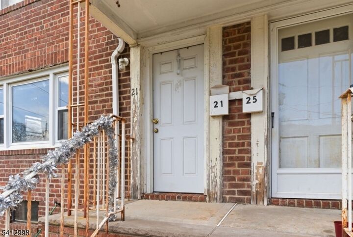 Property Photo:  21 Moore Pl 1  NJ 07109 