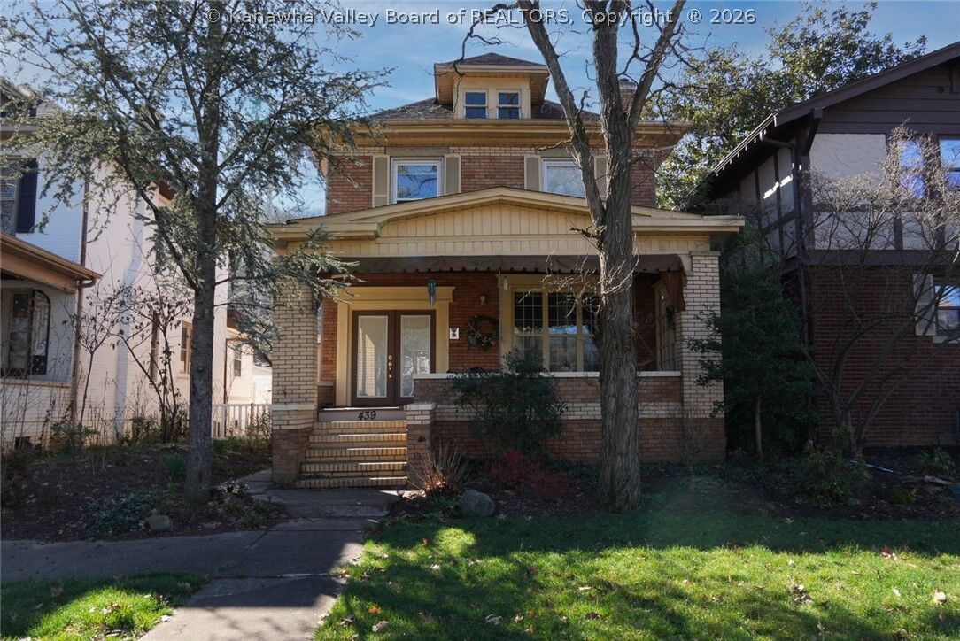 Property Photo: 439 13th Avenue WV 25701